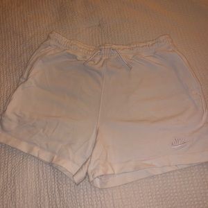 White nike shorts